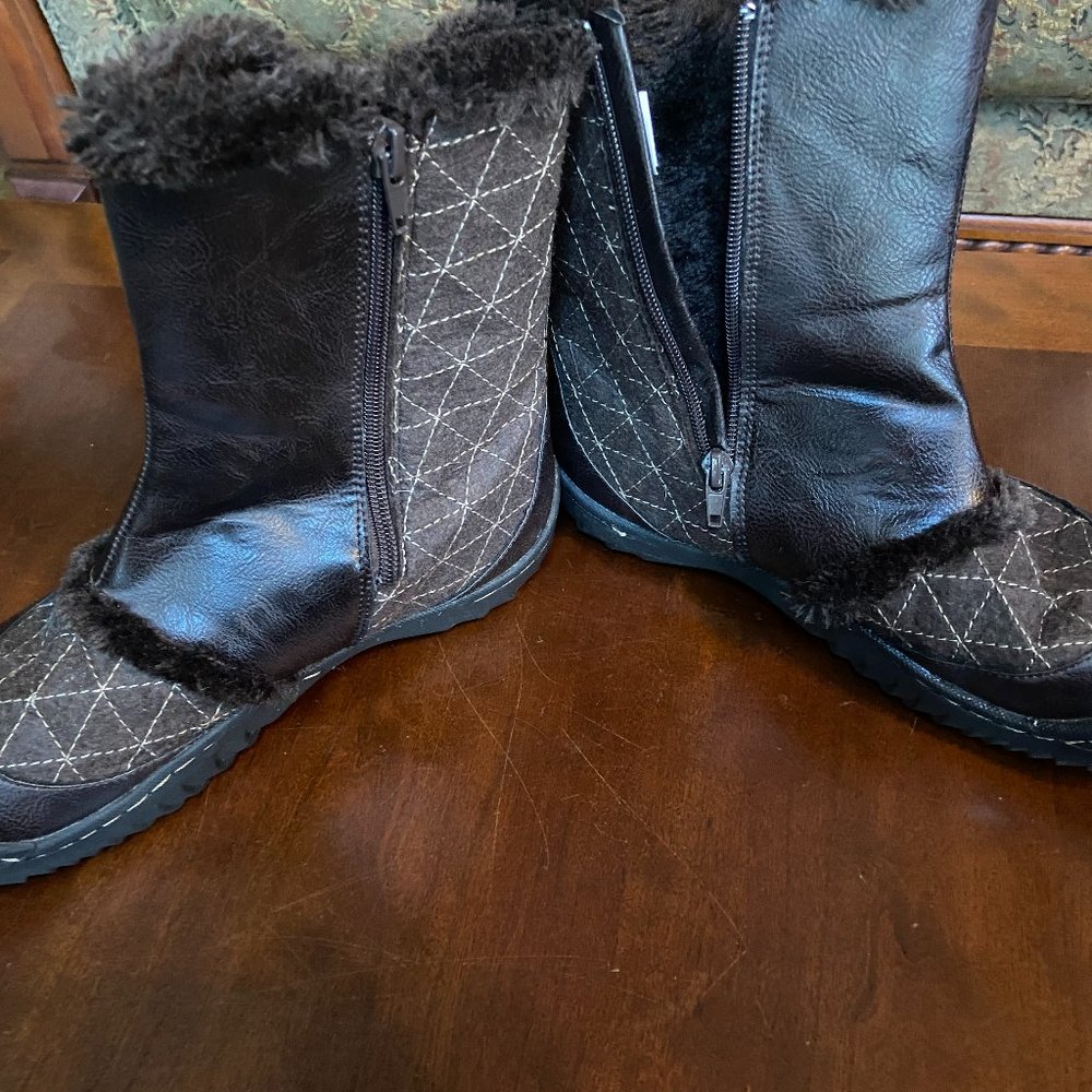 JBU faux fur lined boots